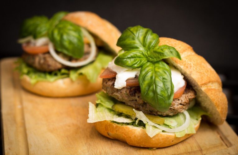Jak przyrządzić zdrowe burgery wegańskie i wegetariańskie?