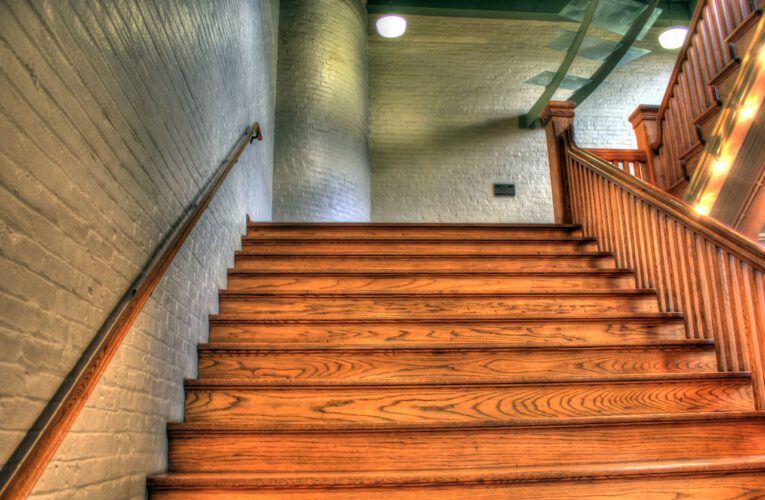 Zakup schodów drewnianych w Warszawie – rodzaje