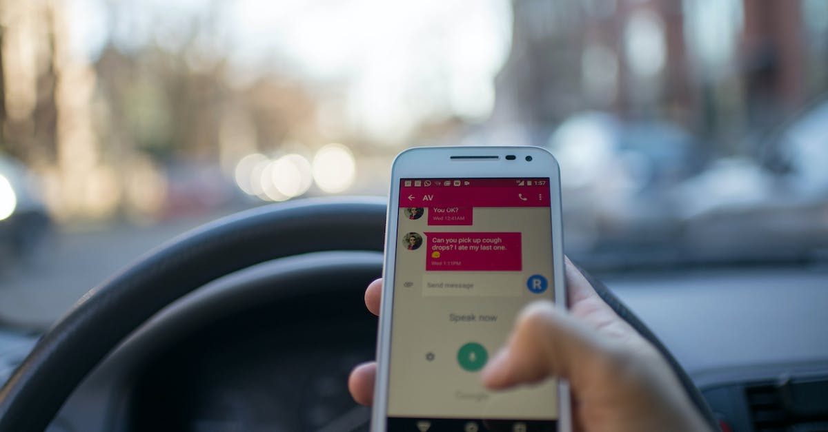 Topowe aplikacje na Android Auto – poznaj najlepsze narzędzia do zastosowania w samochodzie