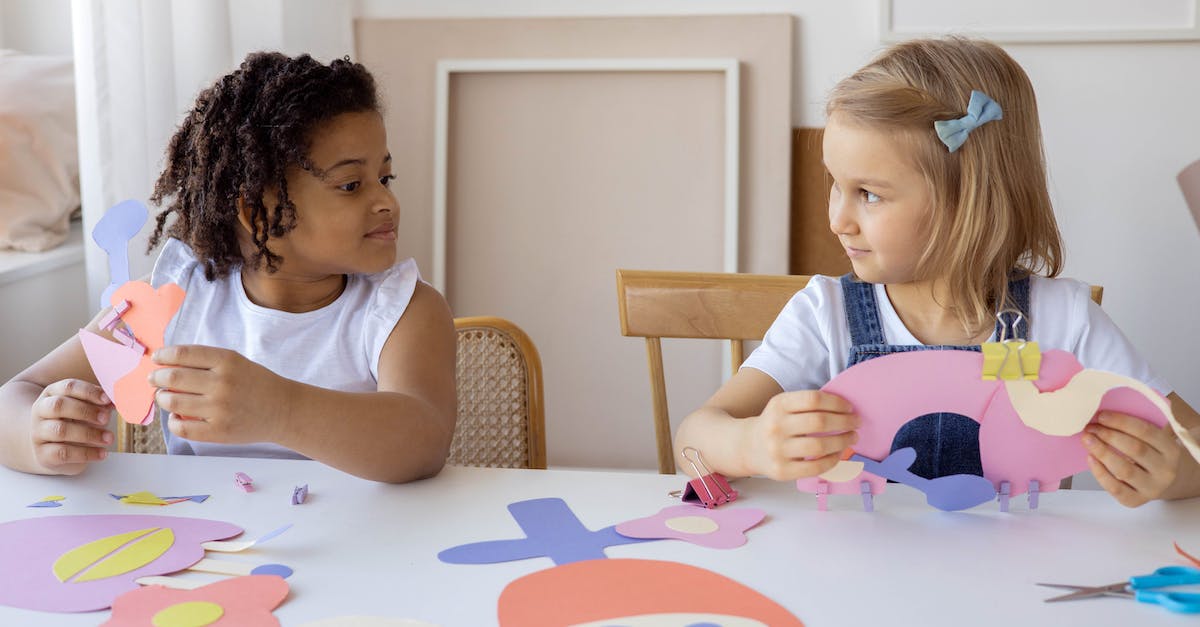 Nauka dla maluchów: Jak narysować kolorowe i zabawne auto dla dzieci