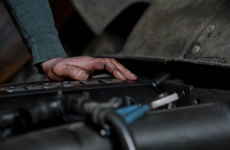 Krok po kroku: Jak woskować auto i uzyskać długotrwałą ochronę i blask powierzchni